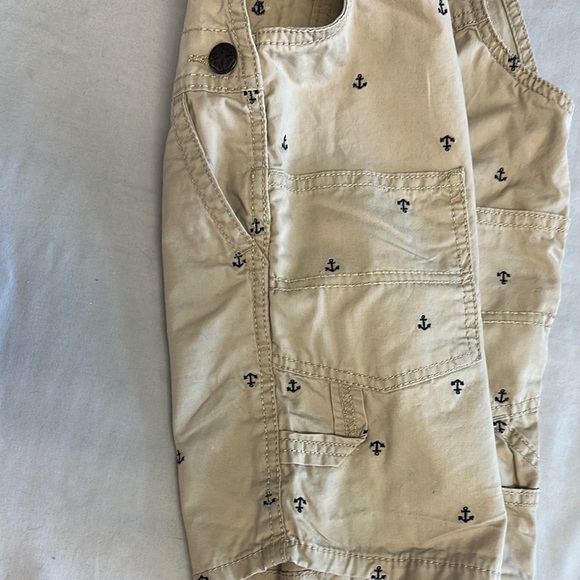 OshKosh B'gosh Tan Overall shorts w/ anchor design & adjustable shoulder straps - Picture 5 of 5